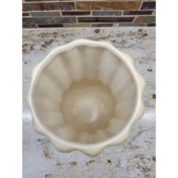 Vintage Red Wing Vase 1197, Green White Ribbed Pottery, Star with Ribs, Label - Picture 3 of 5